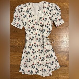 Olivaceous Floral Wrap Dress. Lined. NWT. Size medium.